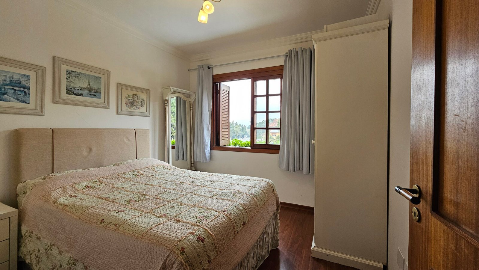 Quarto Casal